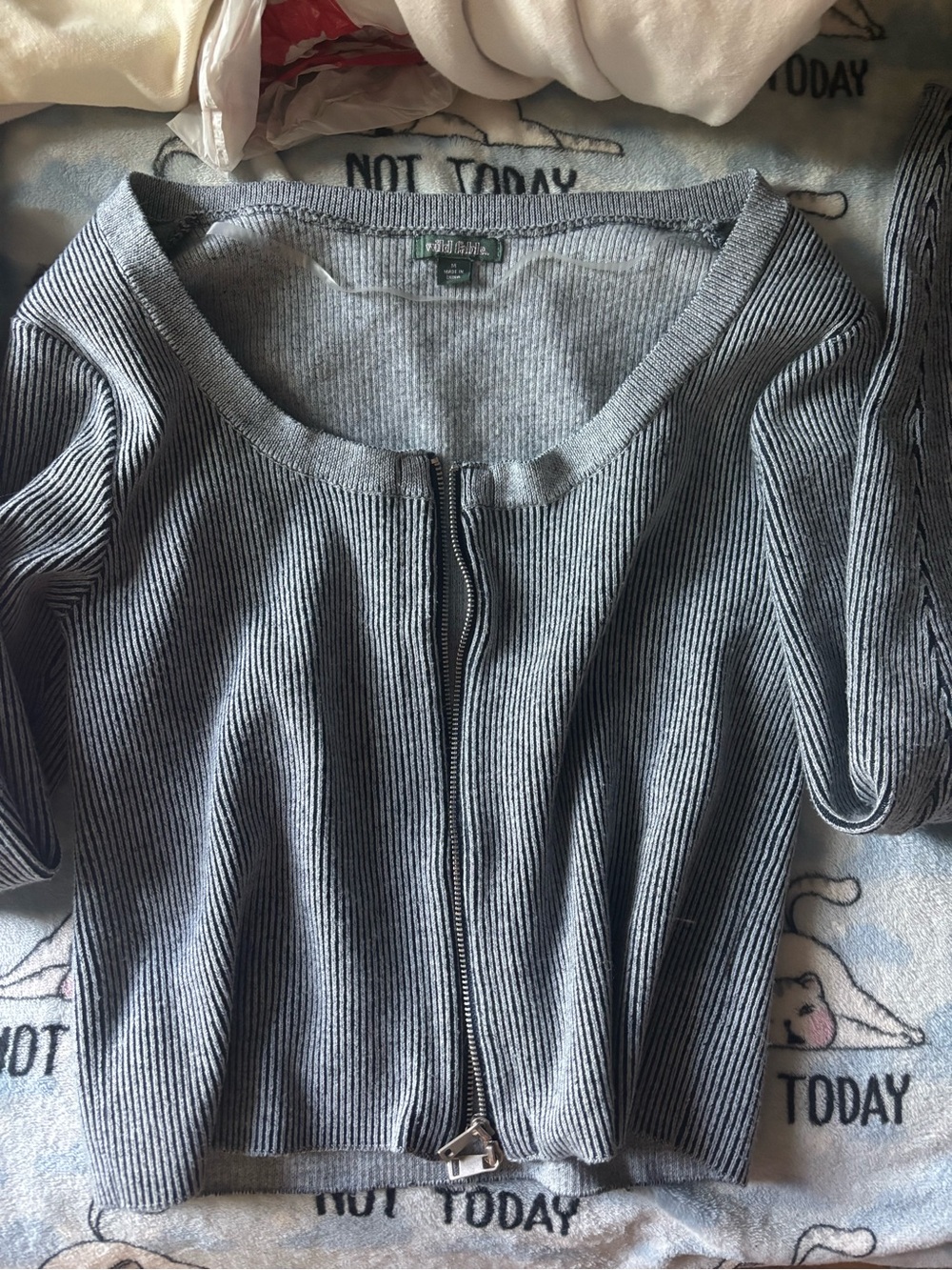 wild fable Gray Ribbed Zip-Front Scoop Neck Sweater